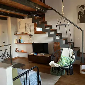  Apartamento La Casa Dell'arte E Della Moda. Italia